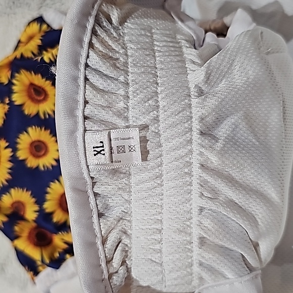 Set of 2 Pet Soft size XL Female Washable Diapers- Flower Print - Picture 6 of 10